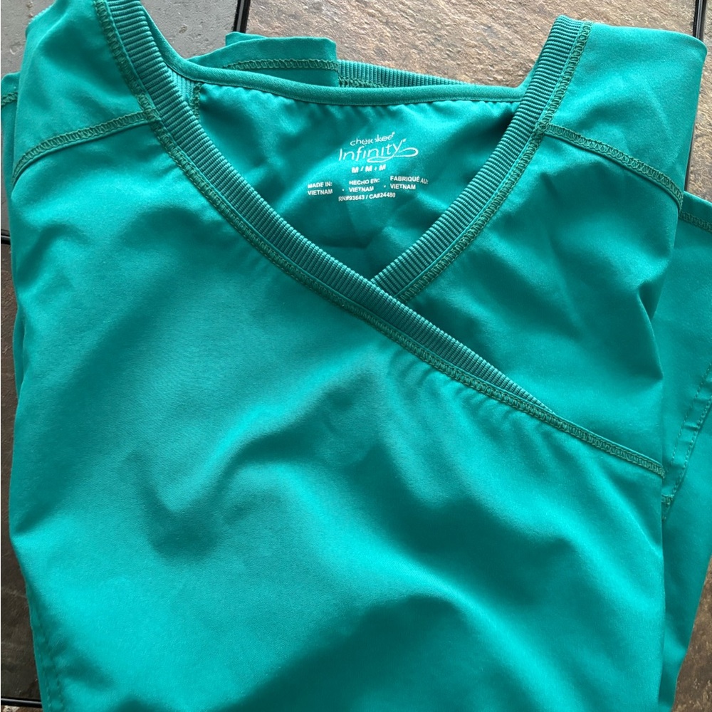 Cherokee infinity hunter green scrub top- Medium